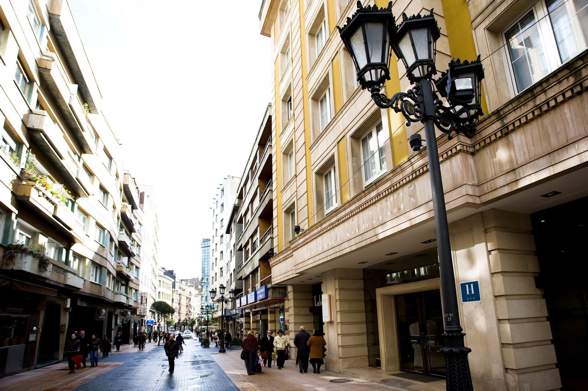 Hotel Clarin Oviedo Buitenkant foto